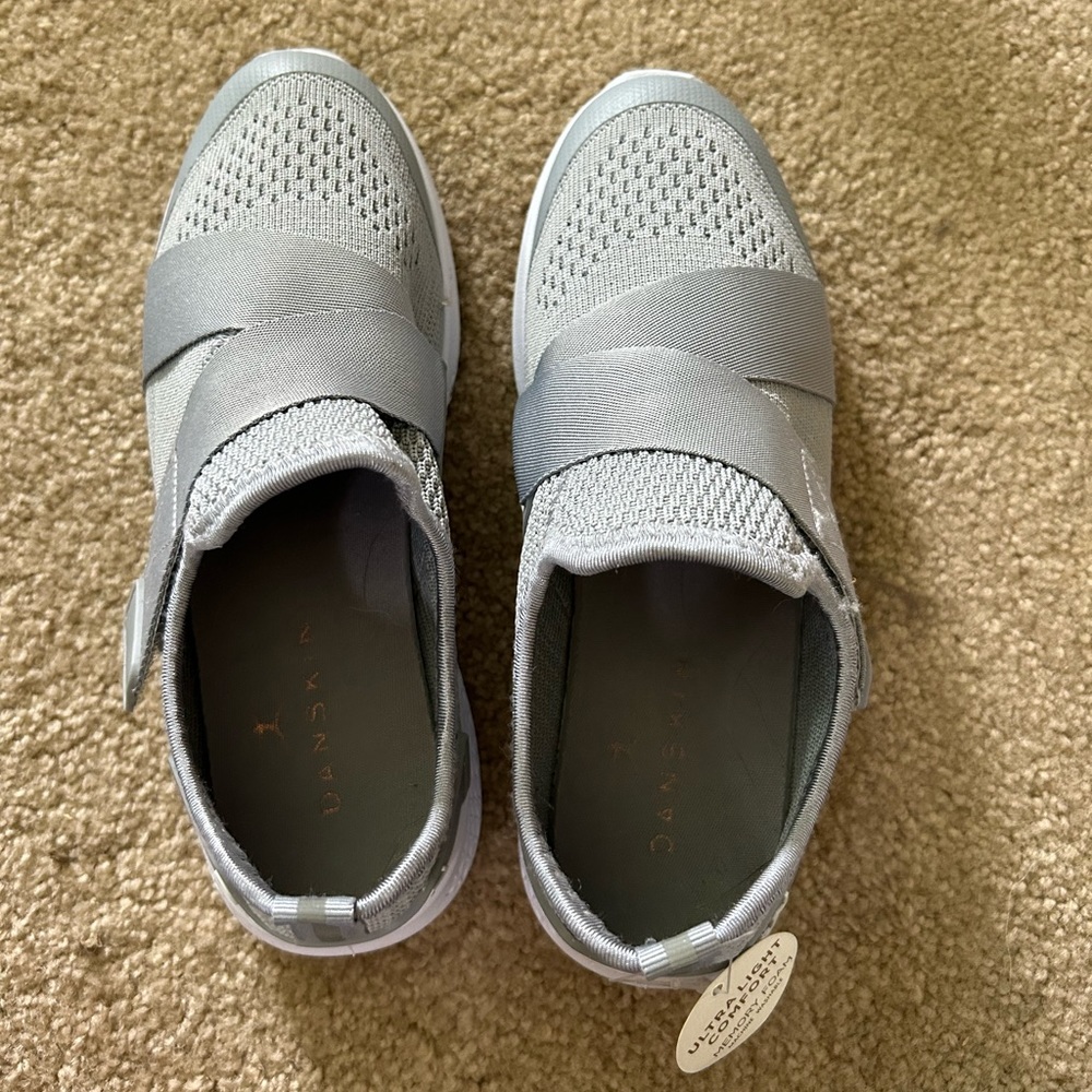 Danskin endurance sneakers